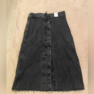 New With Tags Abercrombie Knee-length Skirt in Size 0 or 25 in Black Wash